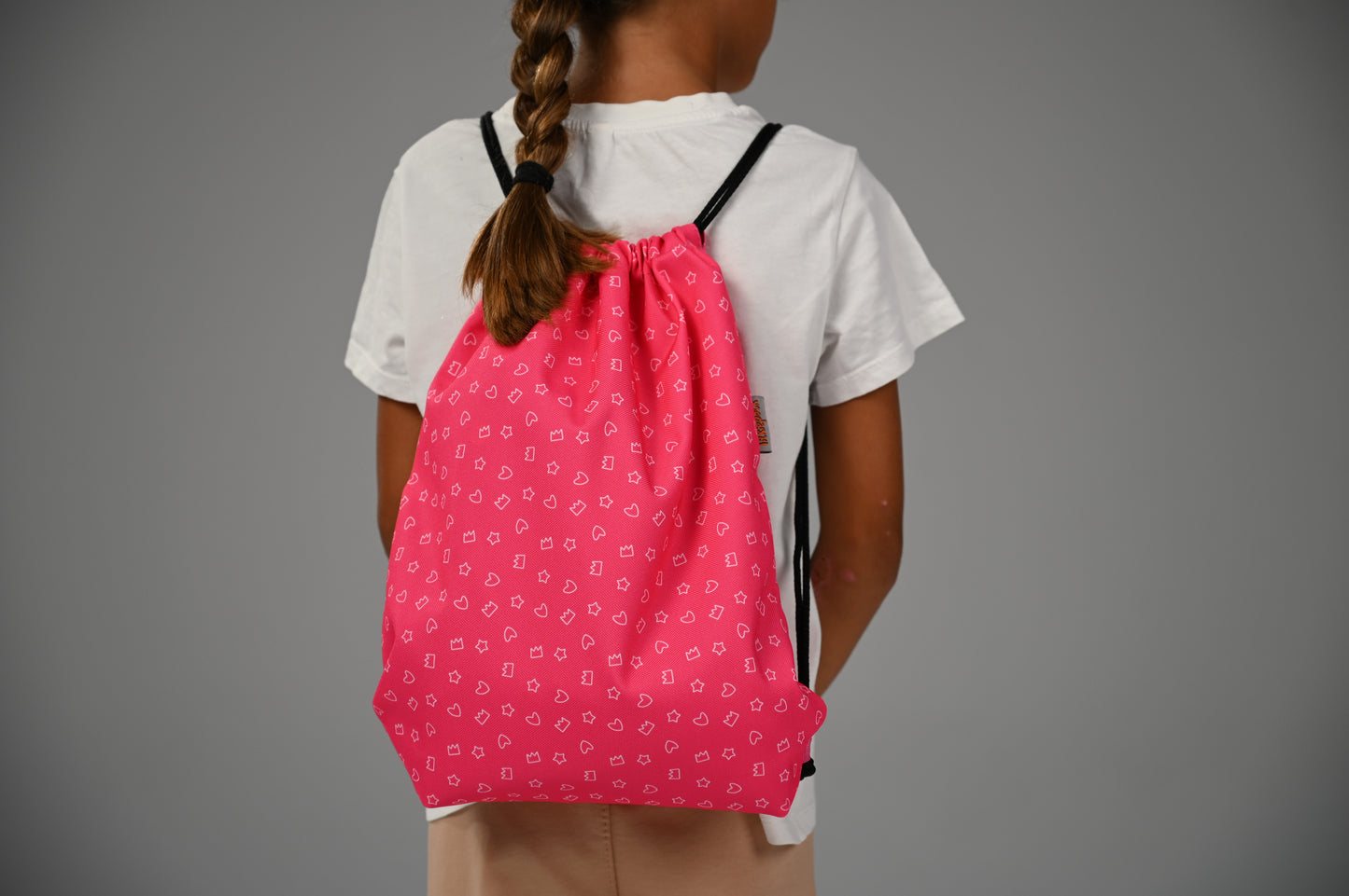 Simple basic bag in kid's back